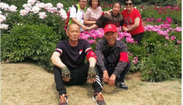 崔各庄乡温馨家园开展助残春游踏青活动