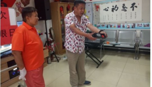 崔各庄地区温馨家园举办“爱眼日”主题活动