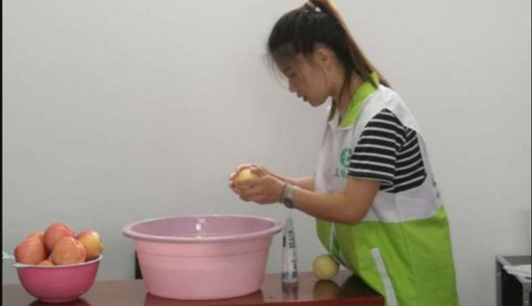 空港温馨家园教你生活小妙招——清洗水果