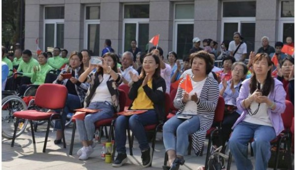 小红门地区残联组织残疾队员参加轮椅操展演活动