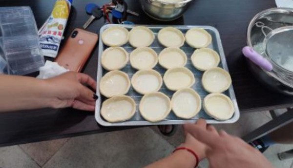 机场街道温馨家园主食厨房之手工蛋挞