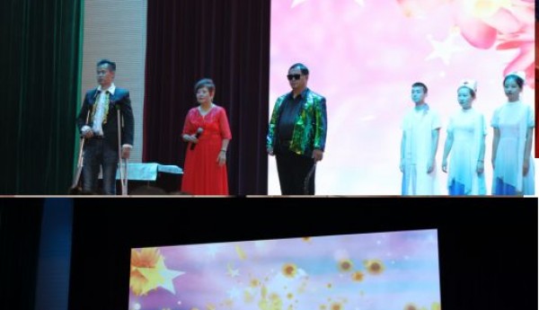 仁和镇河南村温馨家园开展爱国主义教育主题活动——观摩学习残疾人文艺演出