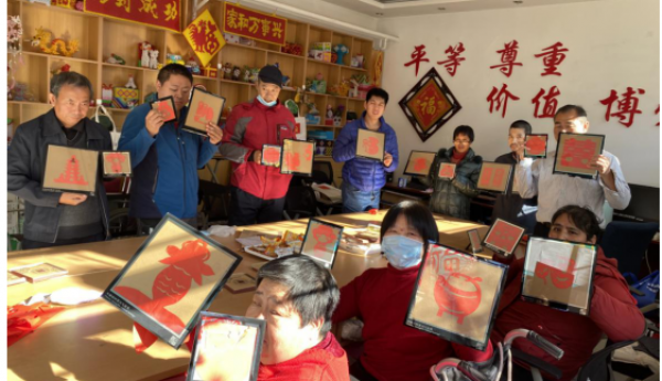 巧手剪纸，传承文化——旺泉街道温馨家园开展剪纸手工活动