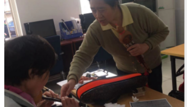 玩转葫芦丝——天竺温馨家园开展音乐融合小组活动