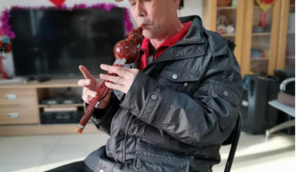 崔各庄地区温馨家园“嗨玩葫芦丝”学习小组开课了！