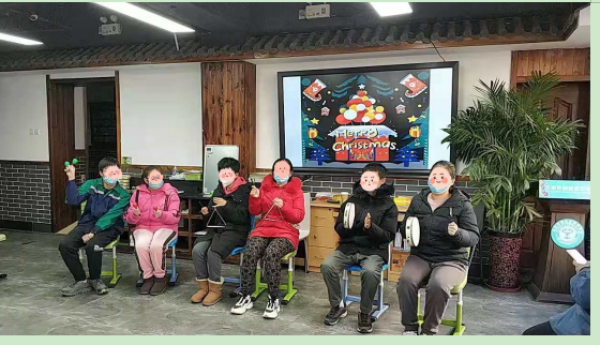 安华学校职康站音乐小组圣诞主题音乐会——“铃儿响叮当”