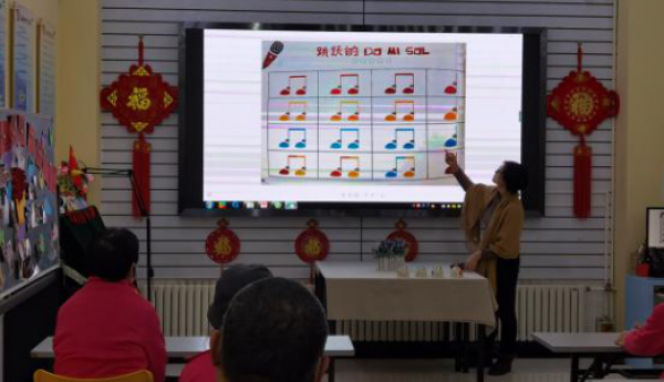 和平街残联开展“八音按钟”音乐治疗系列活动