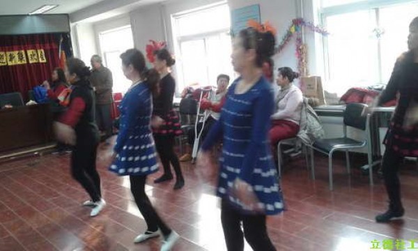 双柳社区居民齐心备战第二届幸福家庭秀展示活动