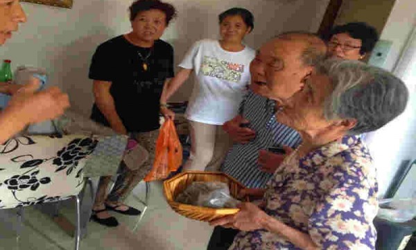 暖情端午,送粽进家—门头沟老年人关爱在行动