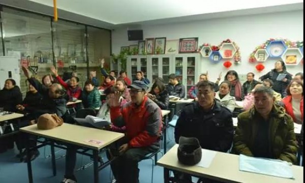 广内街道温馨家园举行宪法知识竞赛活动