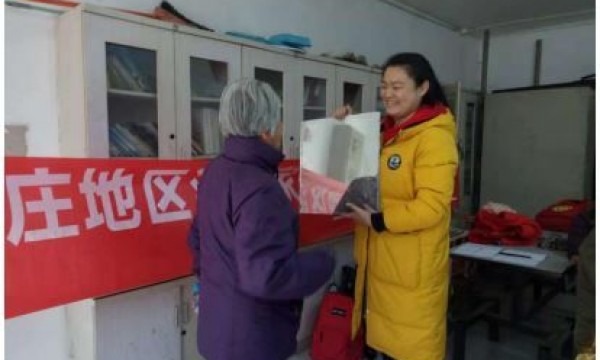 崔各庄地区温馨家园开展服务下社区活动