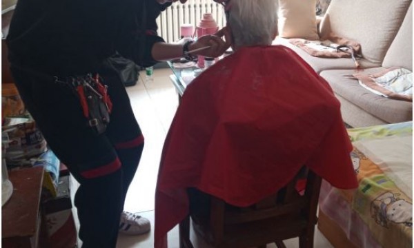 崔各庄地区温馨家园为残障朋友送温暖活动