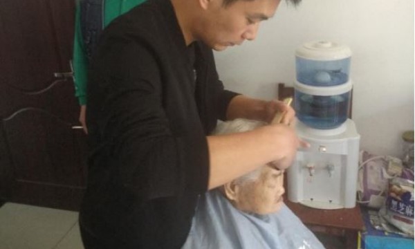 崔各庄乡温馨家园将温暖再送何各庄