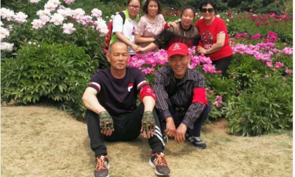 崔各庄乡温馨家园开展助残春游踏青活动