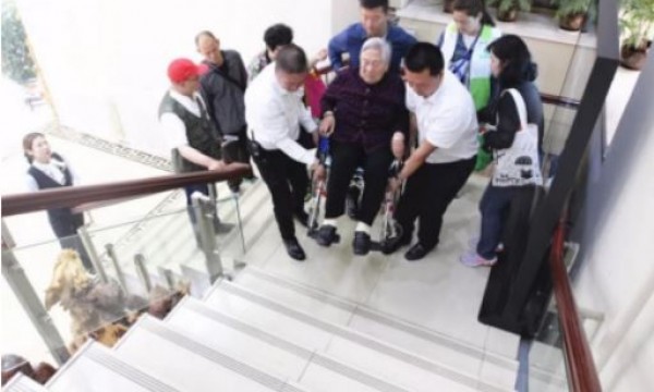 全国助残日，崔各庄乡温馨家园走进朝阳剧场