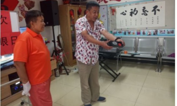 崔各庄地区温馨家园举办“爱眼日”主题活动