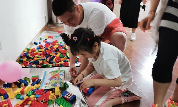 美然动力社区举办亲子趣味运动会