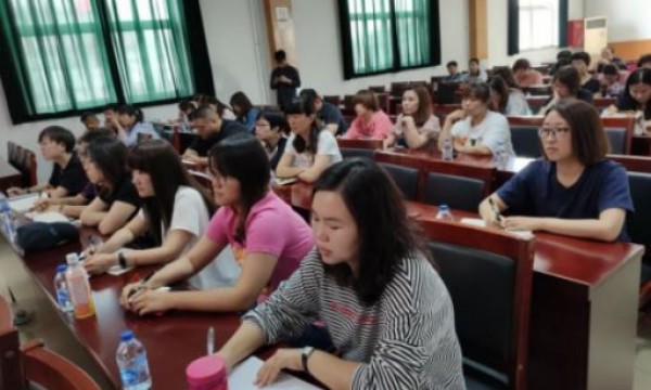 王四营地区为社区工作者举办社区项目研发培训活动