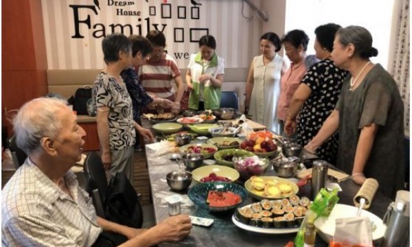 小关大爱之家老人美食系列活动（二）——全麦面包