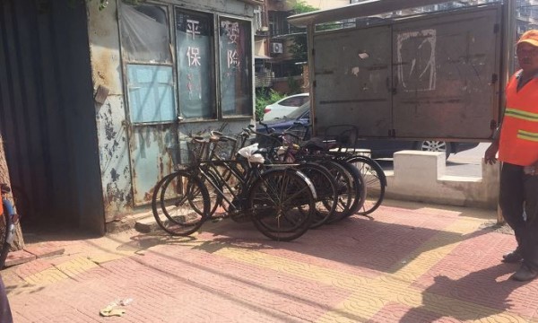 三西里小区开展废旧自行车置换活动