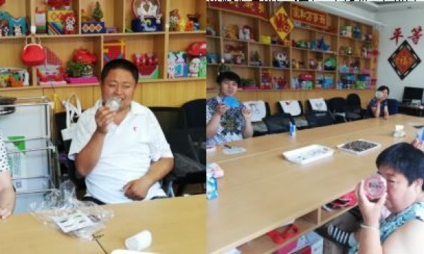 旺泉街道温馨家园DIY滴胶小组活动