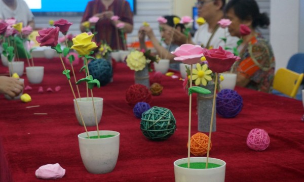 和平街温馨家园开展“彩色人生”泥塑手工康复课堂