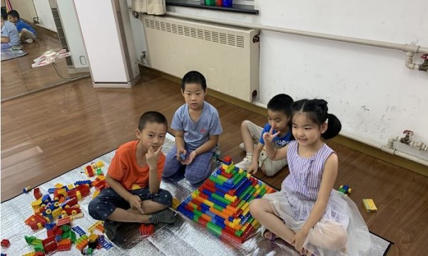 美然动力举办“快乐暑假，乐高‘童’行”青少年教育课堂