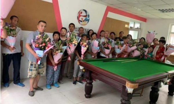 天竺温馨家园举办“关爱之路，你我同行”插花活动