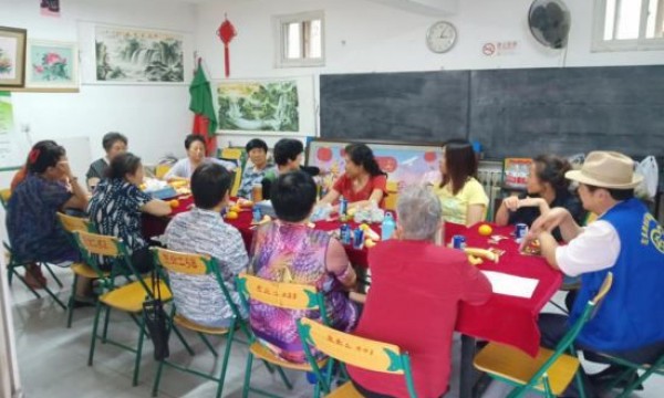 【致敬祖国生日】左北里社区制作布贴画献礼国庆