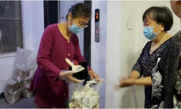 枣营南里西里二条楼院清理小广告日常活动