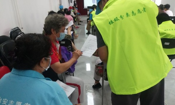 双柳社区开展垃圾分类志愿队培训活动