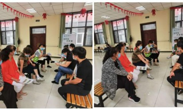 观音景园就微景观打造项目组织社区志愿者开展议事活动