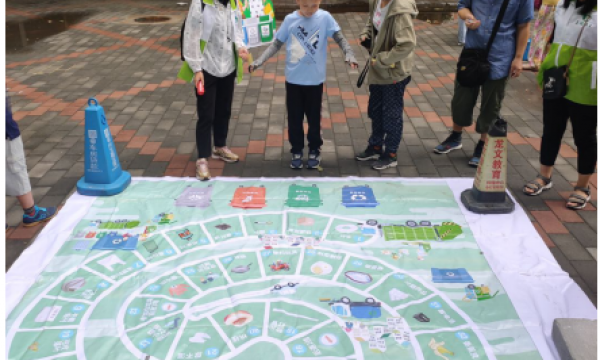 南湖西里社区举办垃圾分类趣味活动