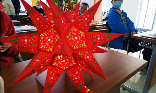 “传承非遗花灯，点亮我的心灵”—安贞温馨家园“吉利花灯”出成品啦！