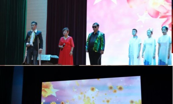 仁和镇河南村温馨家园开展爱国主义教育主题活动——观摩学习残疾人文艺演出