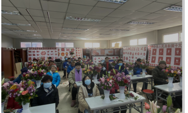 “花语传情 艺暖人心”——酒仙桥残联开展花艺体验进社区活动