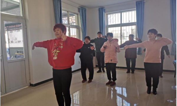 高丽营镇温馨家园开展“动起来”健身操小组活动