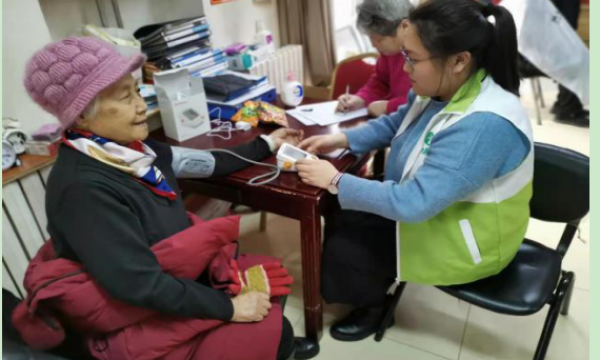 崔各庄地区温馨家园义务理发服务进社区