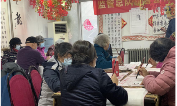白纸坊街道里仁社区迎来第二次书法课堂