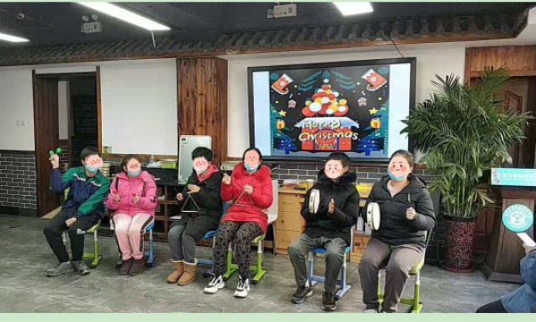 安华学校职康站音乐小组圣诞主题音乐会——“铃儿响叮当”